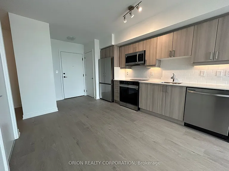 556 Marlee Ave #712 — Photo 4