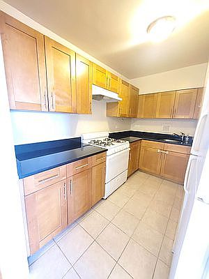 2nd image of 465 E 7th St #71