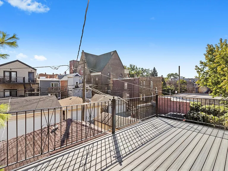 N Fairfield Ave — Photo 12