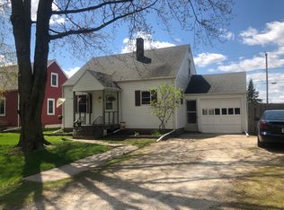 1000 Mayer St, Menasha, WI 54952