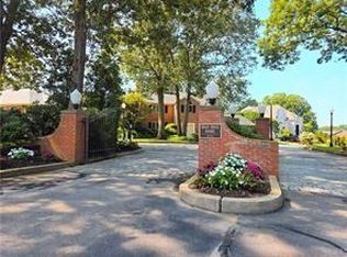 Dean Ridge Court Condominiums, Cranston, RI 02920