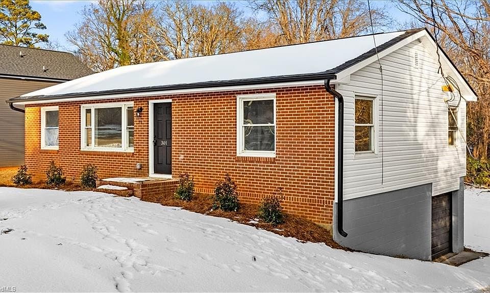 1st image of 301 Lindbergh St