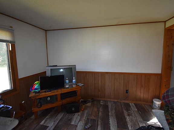 2nd image of 43518 County Road 18