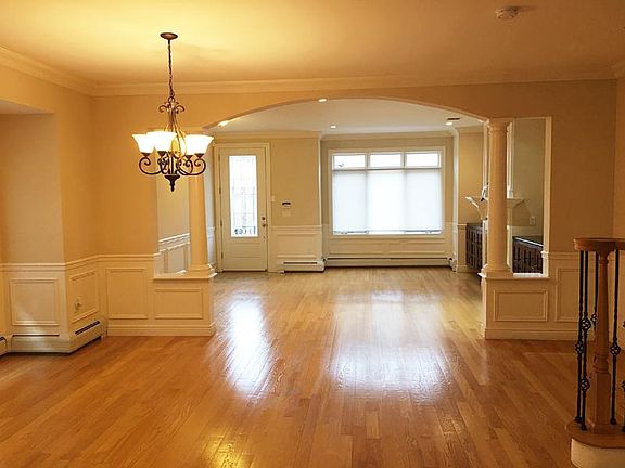 5th image of 22 E Ruby Ave #B