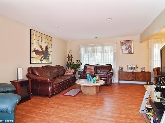 2nd image of 760 Iroquois Trl