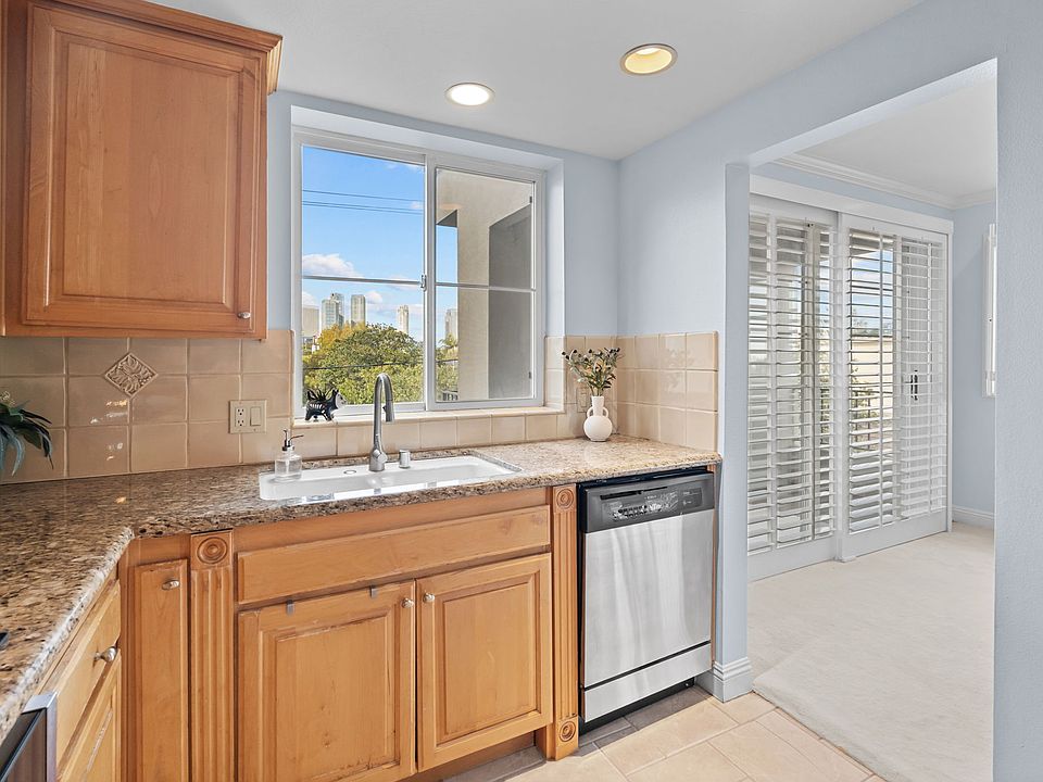 1st image of 1830 Pelham Ave APT 301