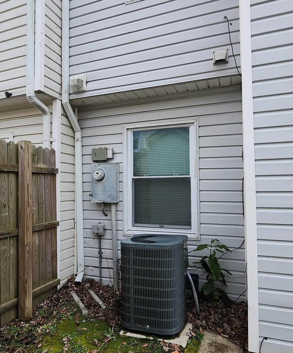3 bed, 1232 sqft, $2,350 — Photo 4