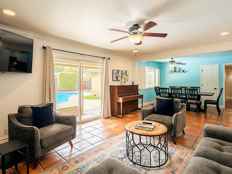 6519 N Mariposa St — Photo 36
