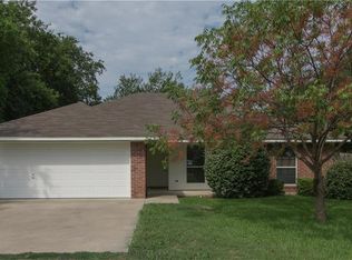 599 S Walnut St, Sanger, TX 76266