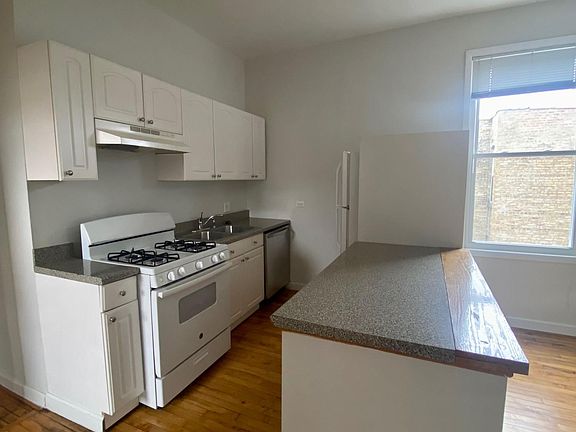 4th image of 1128 N Winchester Ave APT 2F