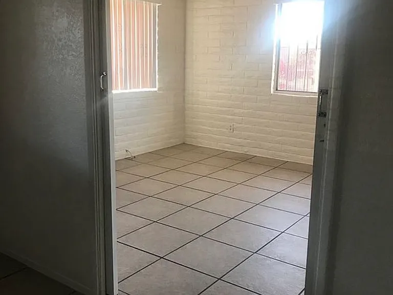 1781 E Missouri St — Photo 11