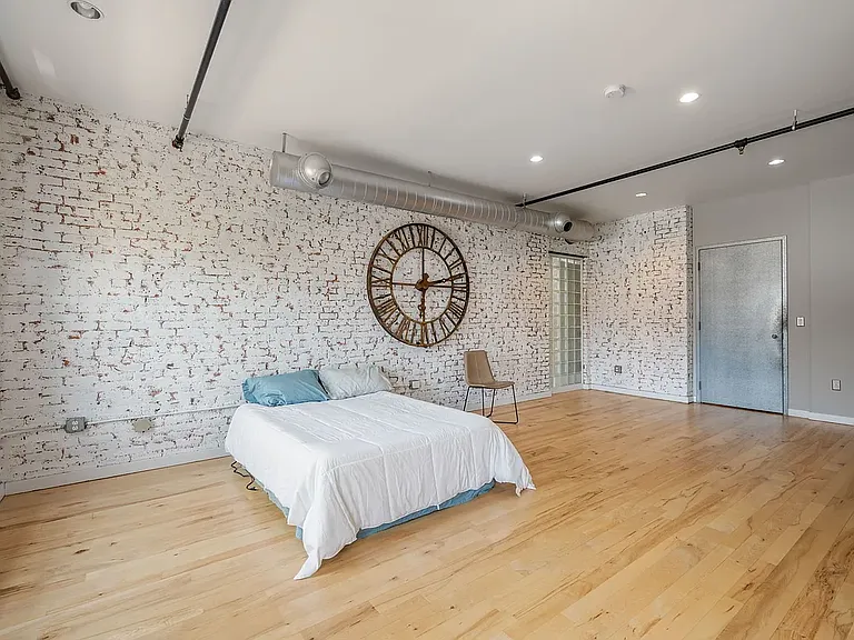 21 Wormwood St #315 — Photo 20