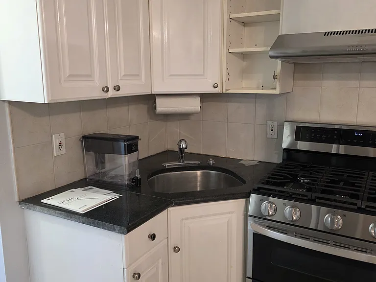 2 Hillpark Ave — Photo 5