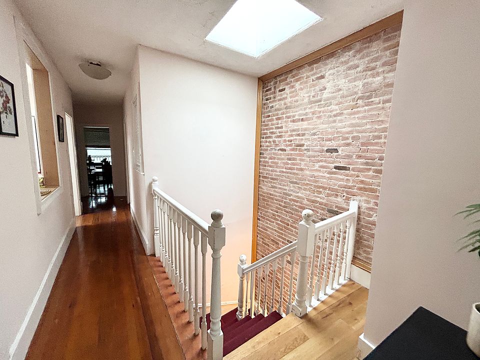 1st image of 18 Victory Rd #3