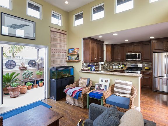 4th image of 4868 Santa Cruz Ave #2