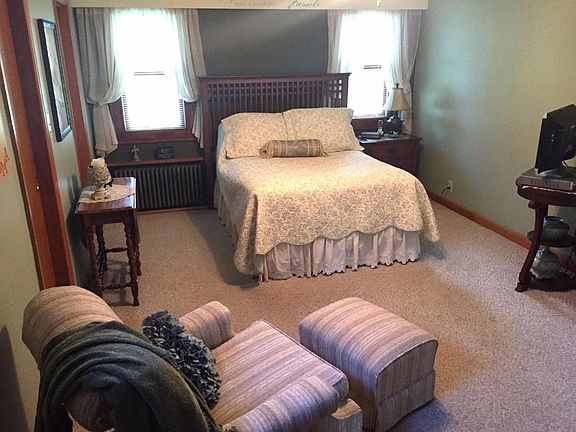 5th image of 63 E Lincoln Ave