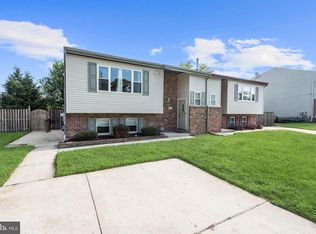 866 Turf Valley Dr, Pasadena, MD 21122