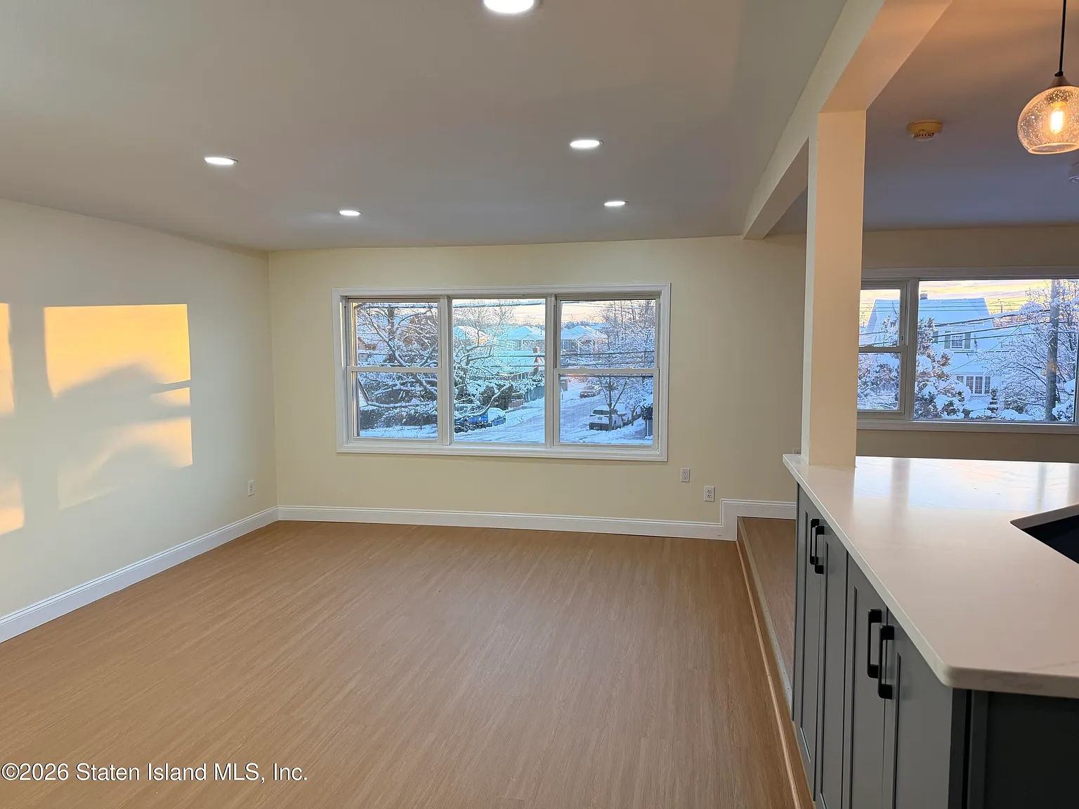 3 bed, 2652 sqft, $3,400 — Photo 2