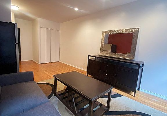 4th image of 214 E 88th St APT 2C