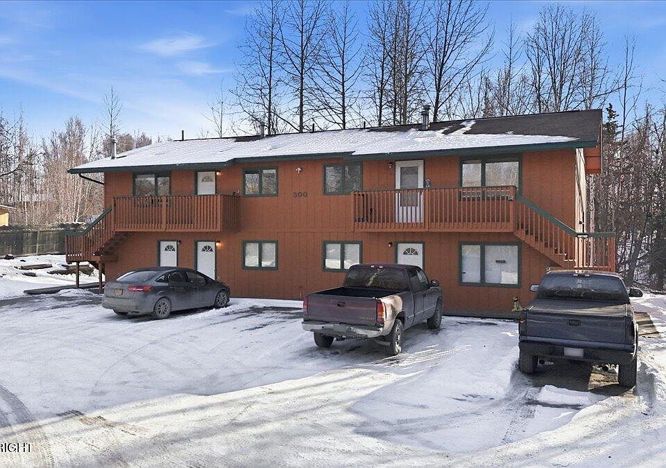 1st image of 300 W Spruce Ave