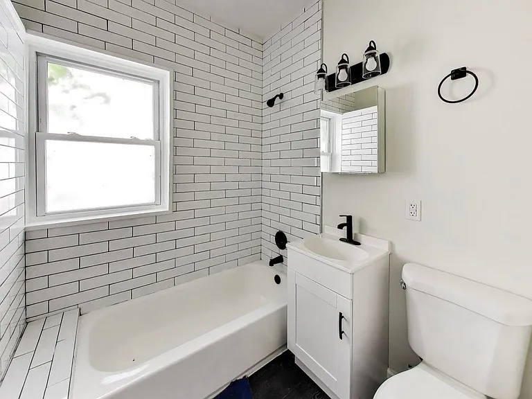 43 N Menard Ave #2 — Photo 12