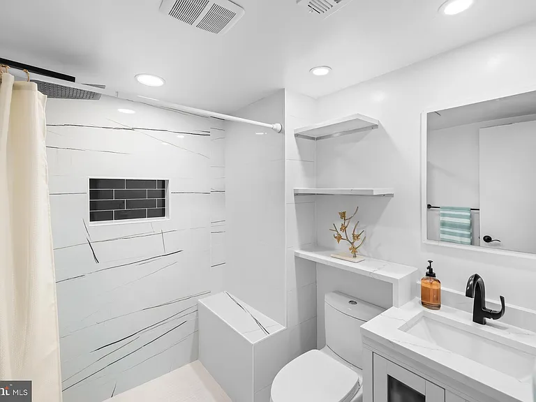 9820 Georgia Ave #21302 — Photo 14