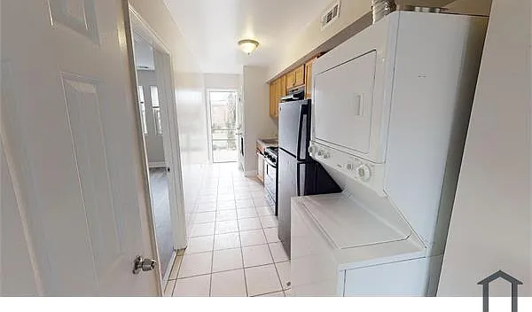 239 Oakwood St SE #2 — Photo 5