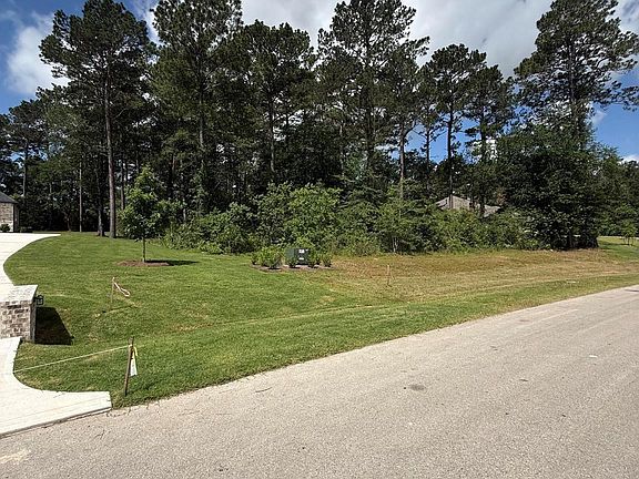 4th image of 8652 Cedar Meadow Ln