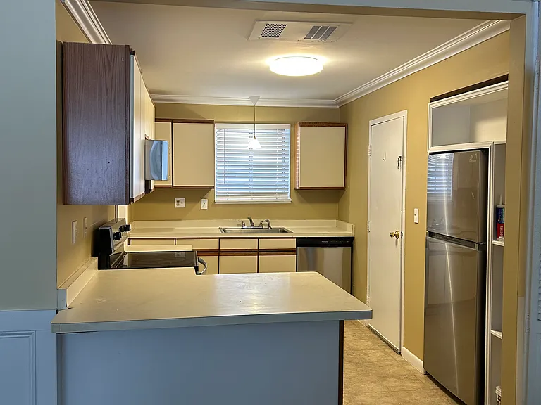 2454 East Ave #A — Photo 6
