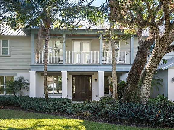 3rd image of 826 Hibiscus Ln