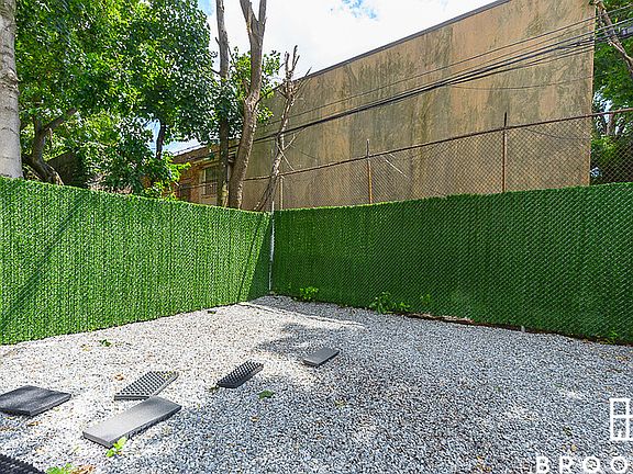 3rd image of 1692 Pacific St #3B