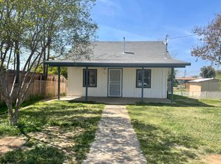 445 N Cypress St, Woodlake, CA 93286