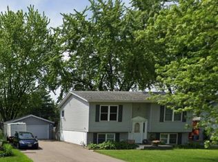 4603 Pine Al Dr, Machesney Park, IL 61115