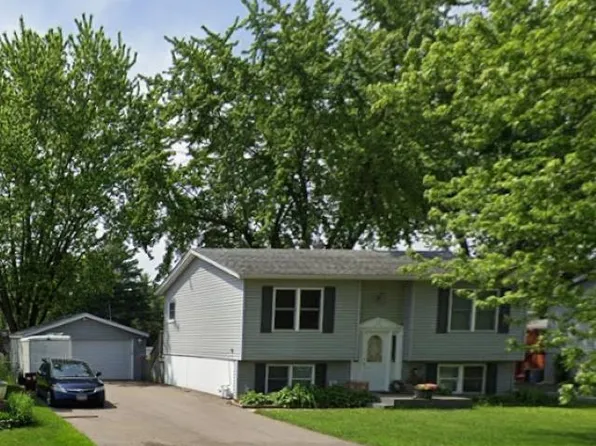 4603 Pine Al Dr, Machesney Park, IL 61115