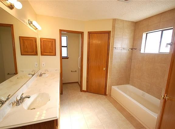 3rd image of 1118 Dandelion Dr