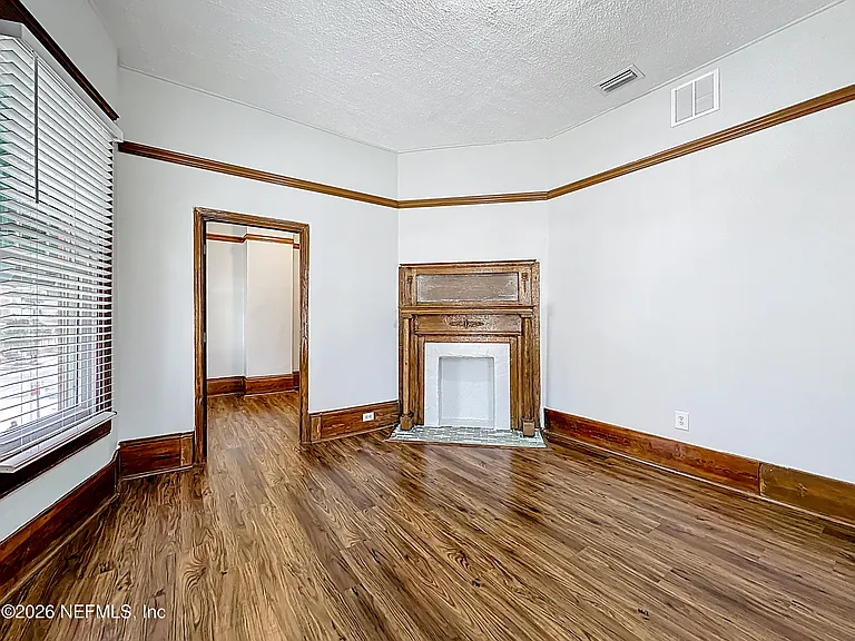 138 E Duval St — Photo 41