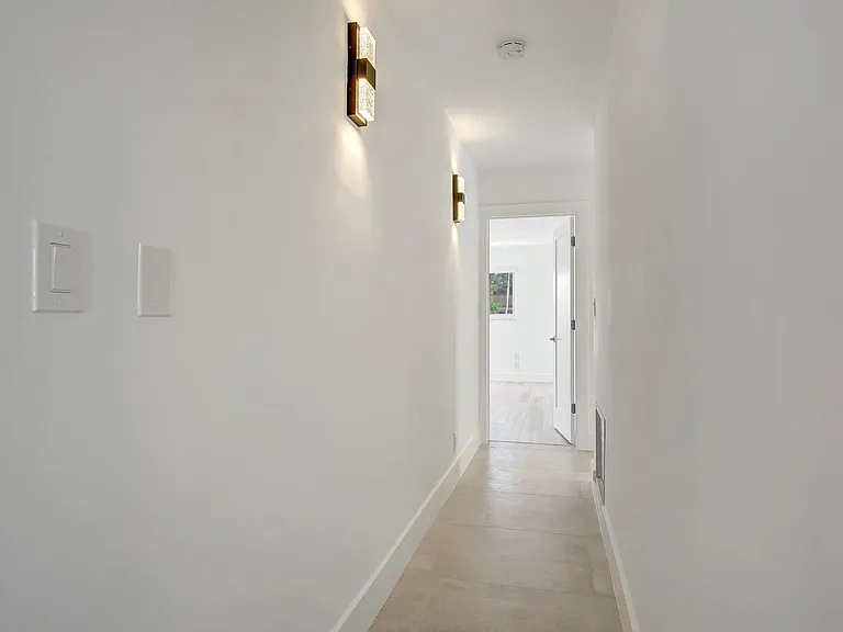 1478 NE 57th Ct — Photo 16