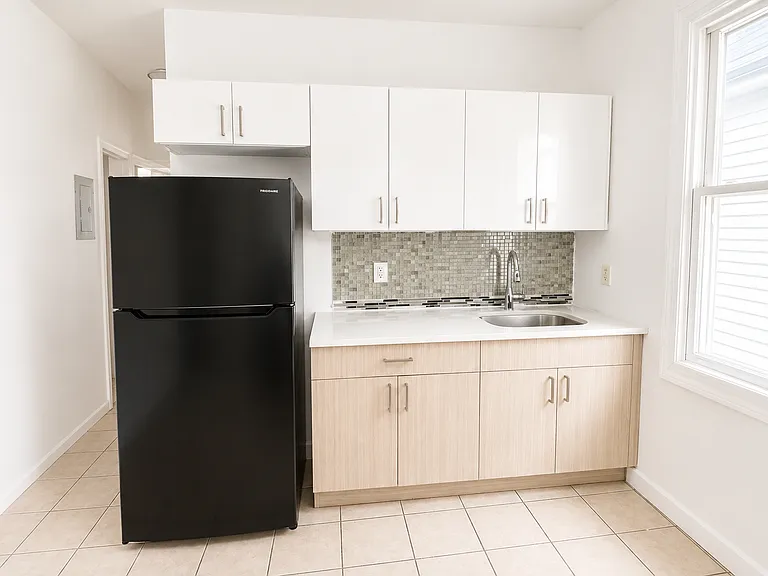 233 Rose St — Photo 17