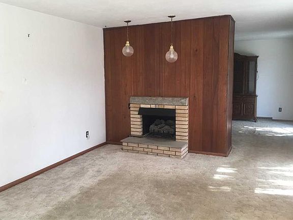 2nd image of 218 Vernon Ave