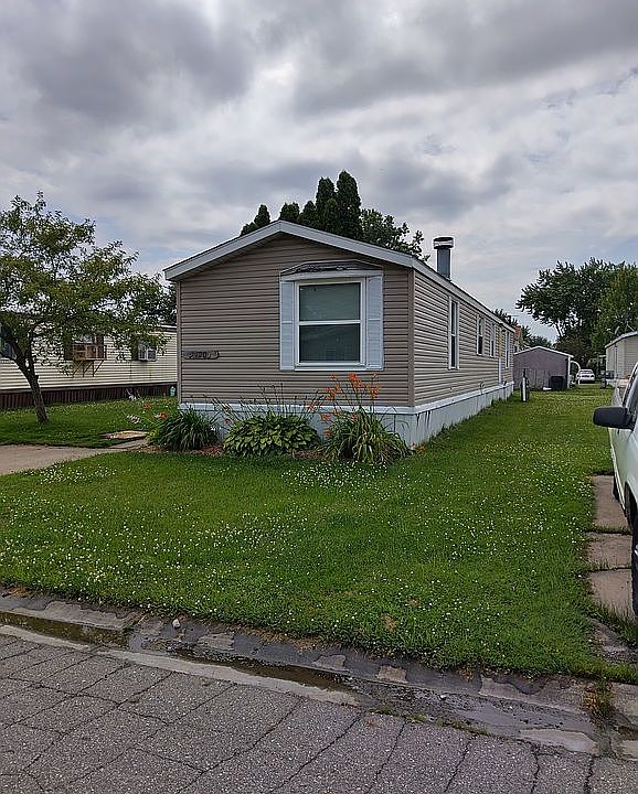 1st image of 52203 Nantucket Ln