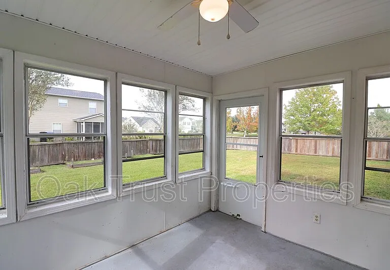 538 Holiday Dr — Photo 20