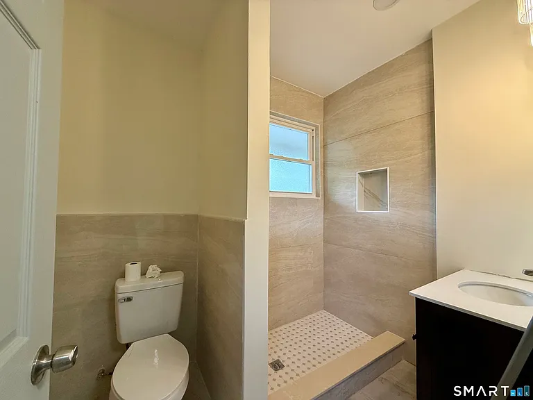 22 Hawthorne Ave — Photo 9