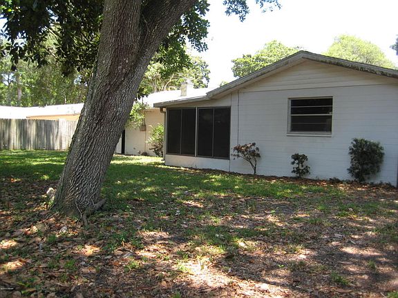 2nd image of 752 Lucerne Cir