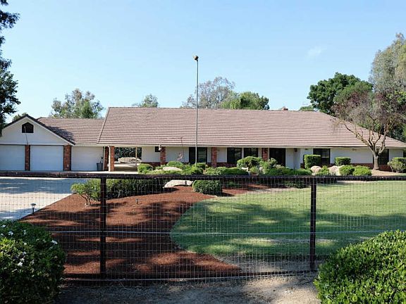 4th image of 13401 Avenue 328