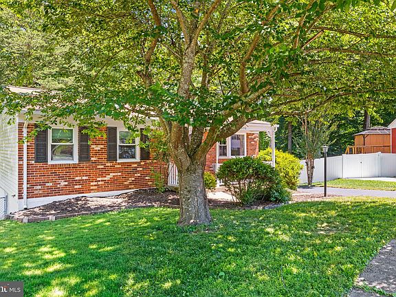 3rd image of 4850 Langer Ln