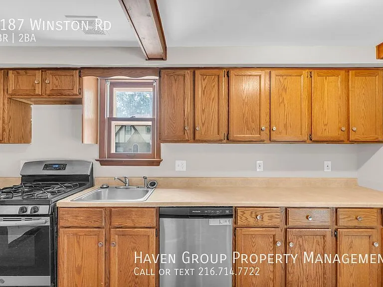 1187 Winston Rd — Photo 10