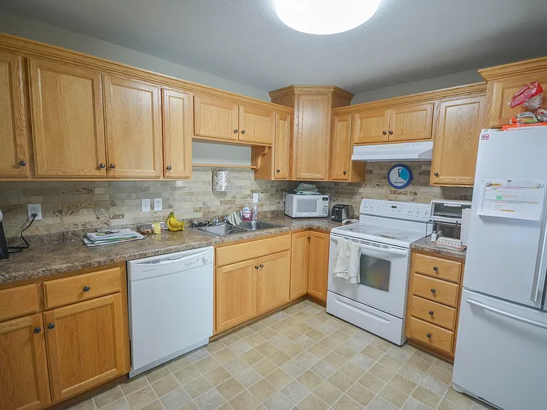 415 15th Ave NE — Photo 7
