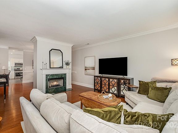 5th image of 14457 Adair Manor Ct
