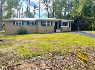 918 Meadowlake Dr, Ozark, AL 36360