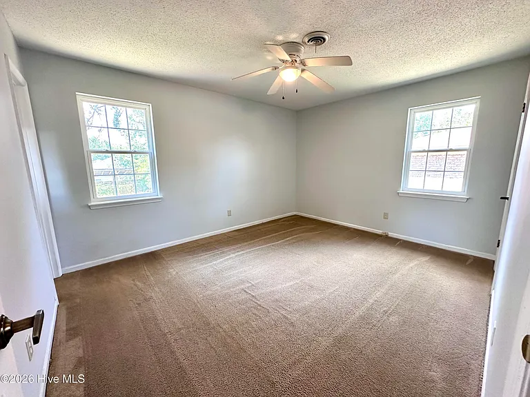 4558 Colonial Rd — Photo 12